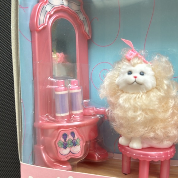 MATTEL PRETTY KITTY GIFT SET KELLY LITTLE SISTER OF BARBIE LILY  VANITY TABLE - Picture 10 of 10